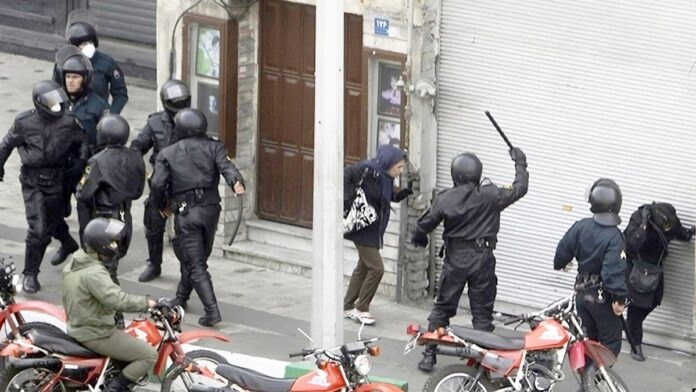 تصاعد عمليات شباب الانتفاضة في إيران: 30 عملية في طهران و18 مدينة أخرى تعبر عن إرادة التغيير