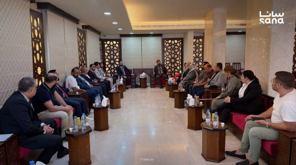 الخارجية السورية تبحث مع الجالية في لبنان قضايا المعتقلين والتعليم والإقامات