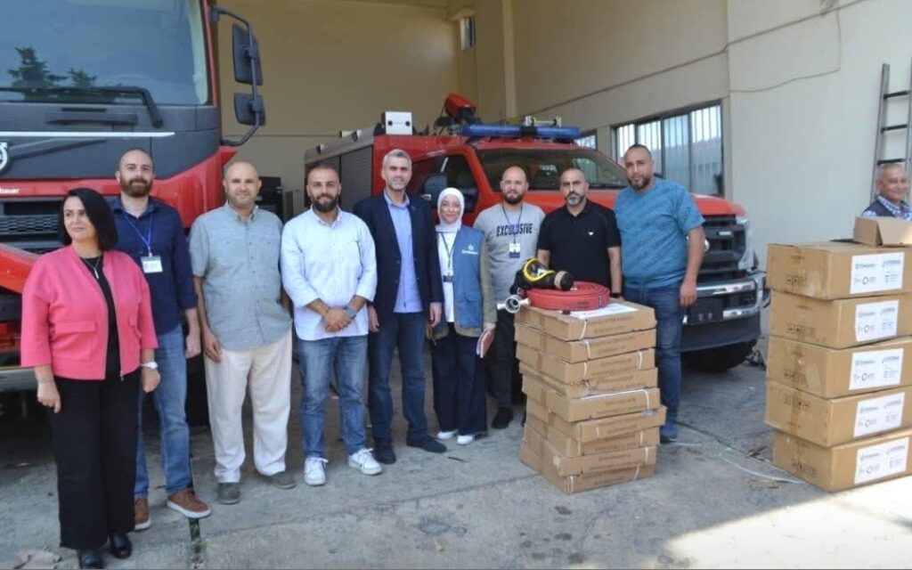 “يوتيوبيا” وبلدية طرابلس تسلمان تجهيزات حديثة لفوج الإطفاء