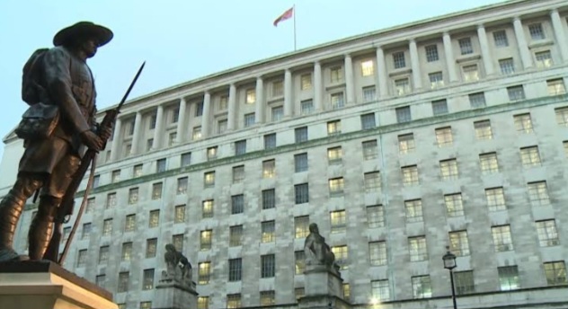 وزارة الدفاع البريطانية: وقف قبول الإسرائيليين في “الكلية الملكية للدراسات الدفاعية”