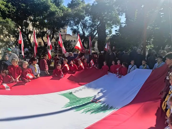 مشهد وطني جامع في طرابلس: العلم اللبناني يرتفع وسط مشاركة واسعة