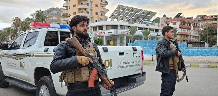 وزارة الداخلية السورية تصدّ الاعتداءات وتحبط مخططات خلية مسلحة في جبلة